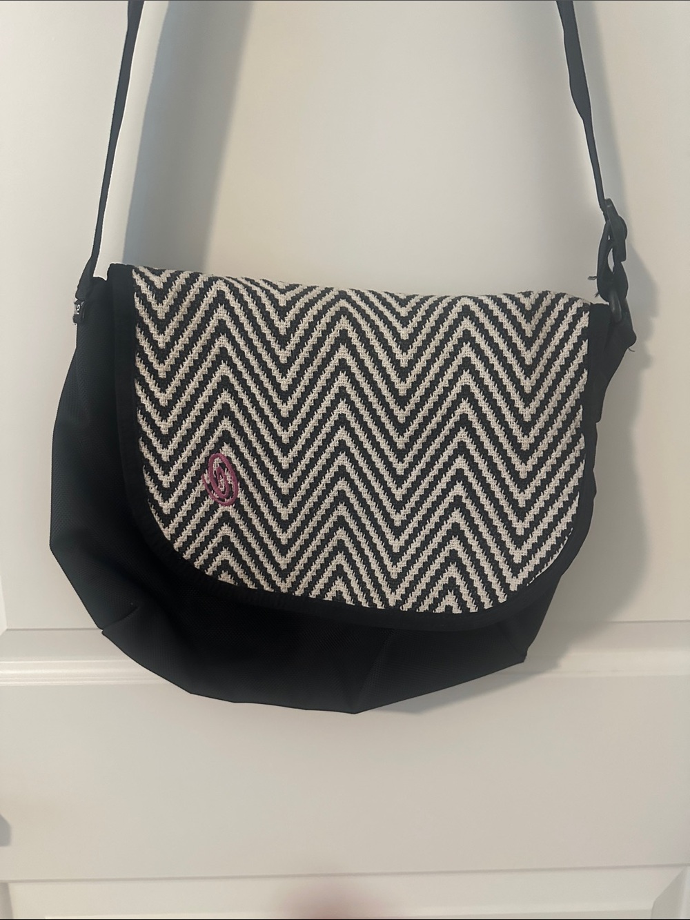 Timbuk2 Black and Cream Chevron Crossbody Small Messenger Bag